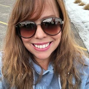 Meet your Posher, Christie